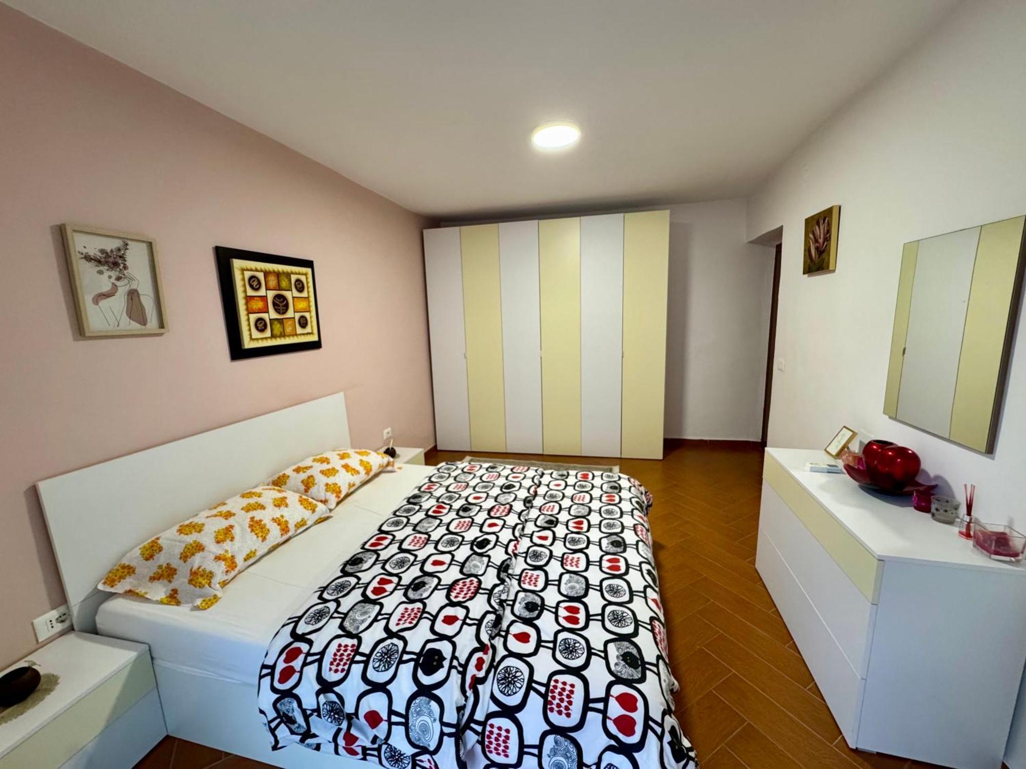 Skerdi'S Apartment - City Center Tirana Exterior photo