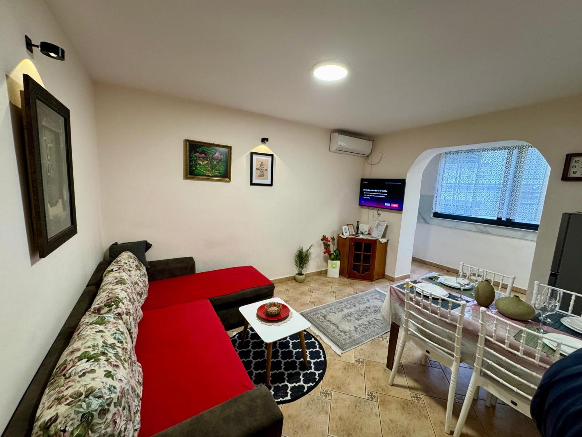 Skerdi'S Apartment - City Center Tirana Exterior photo